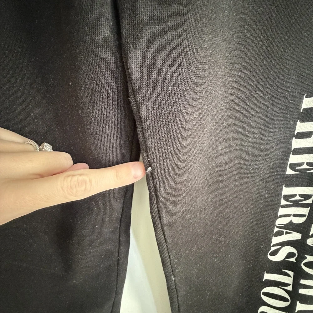 Taylor Swift The Eras Tour Black Jogger Sweatpants Size L - Picture 3 of 8